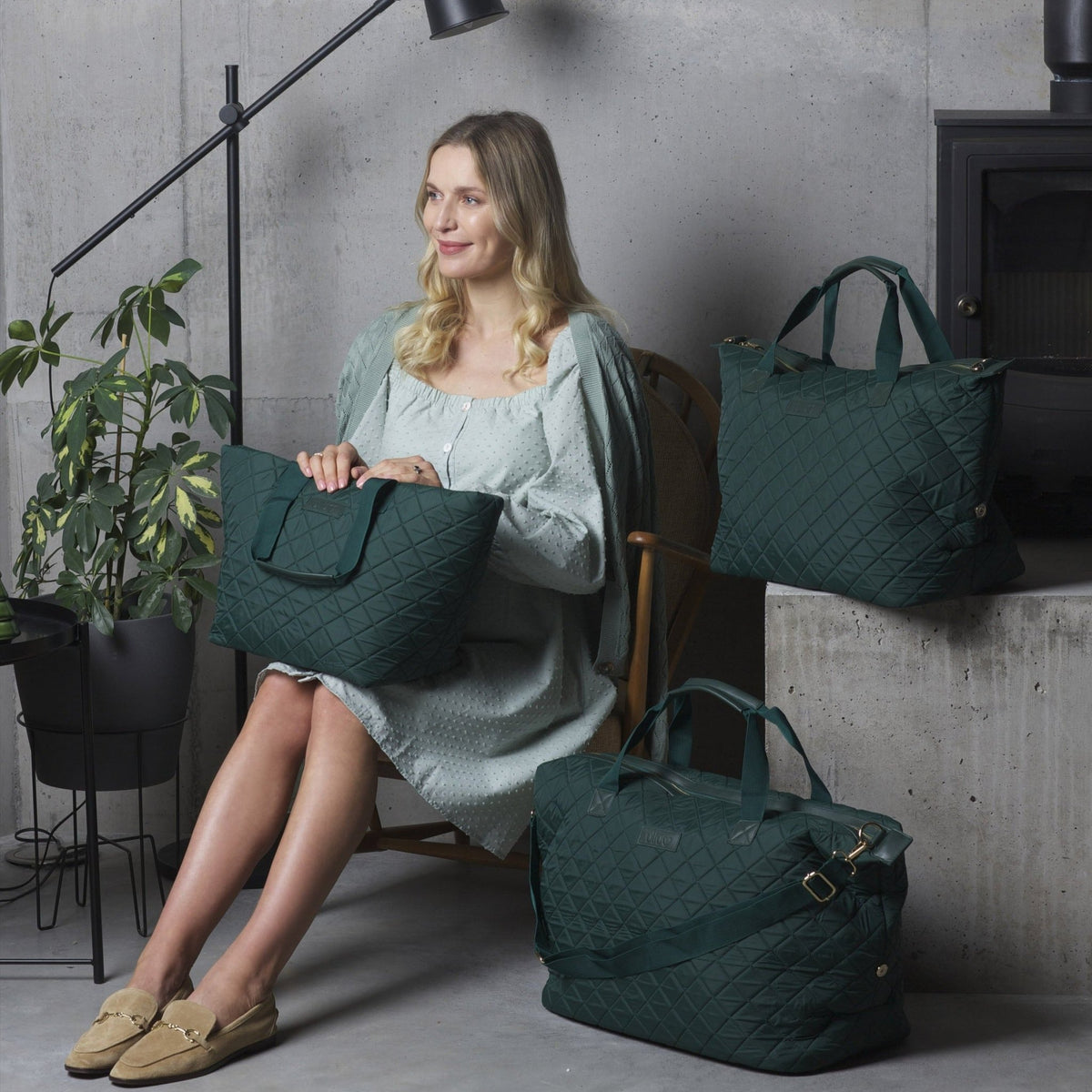 Signature Medium Holdall - Racing Green