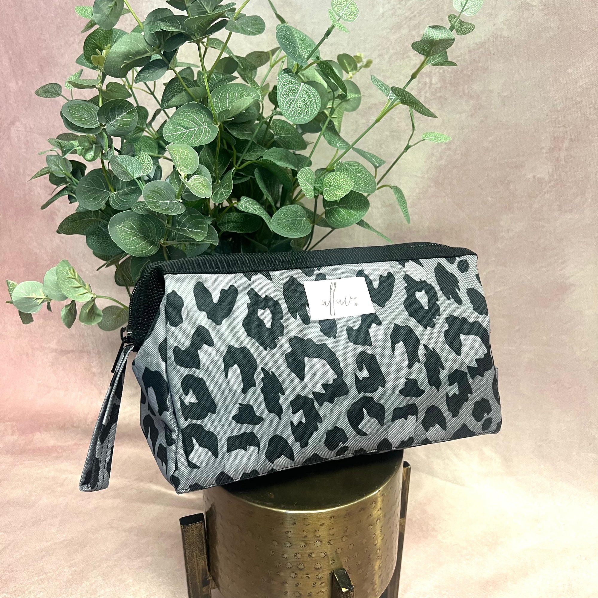 Classic Toiletry Bag - Grey Leopard