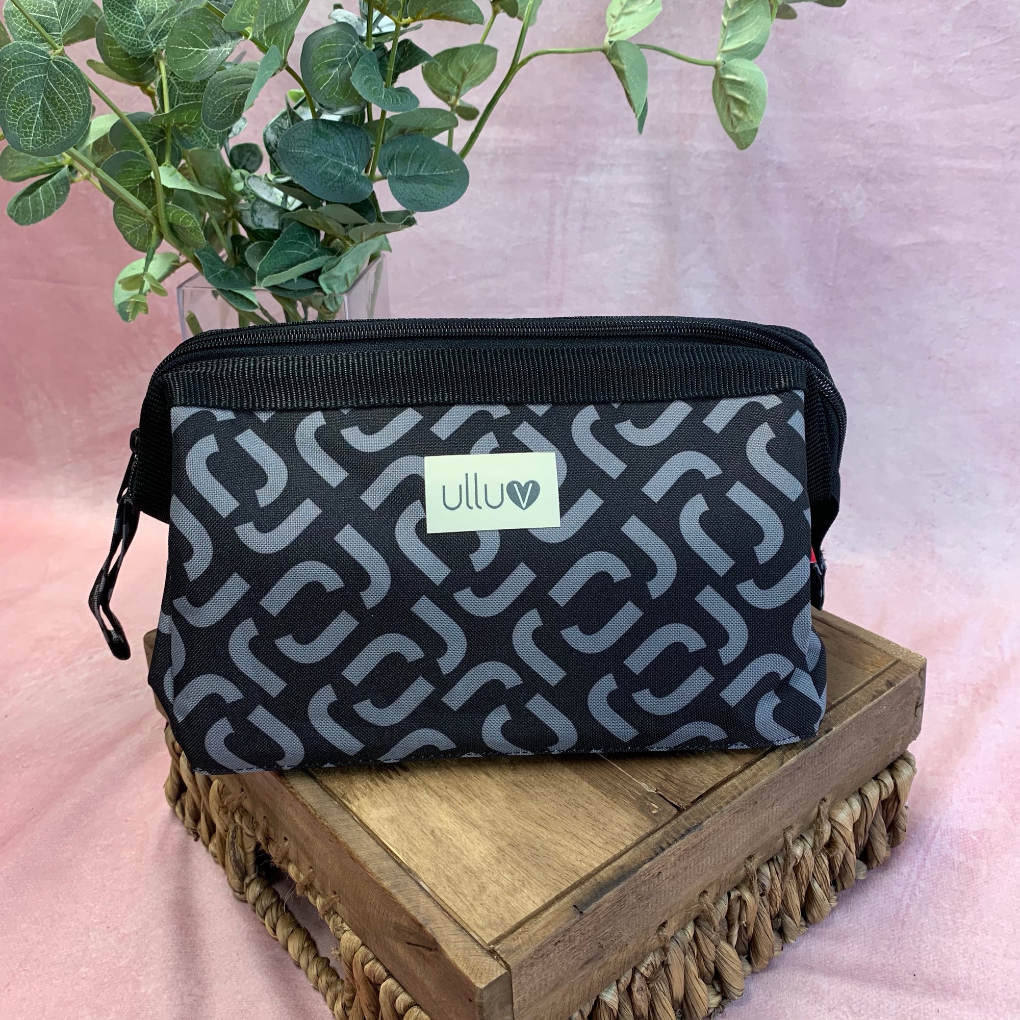 Classic Toiletry Bag - Black Lynx