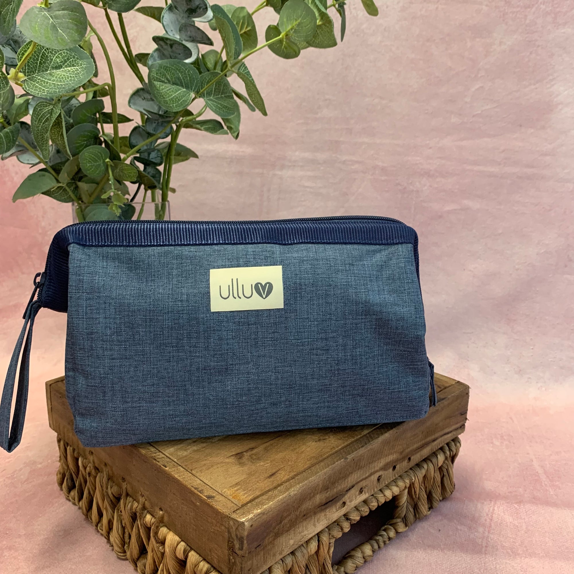 Classic Toiletry Bag - Blue Weave