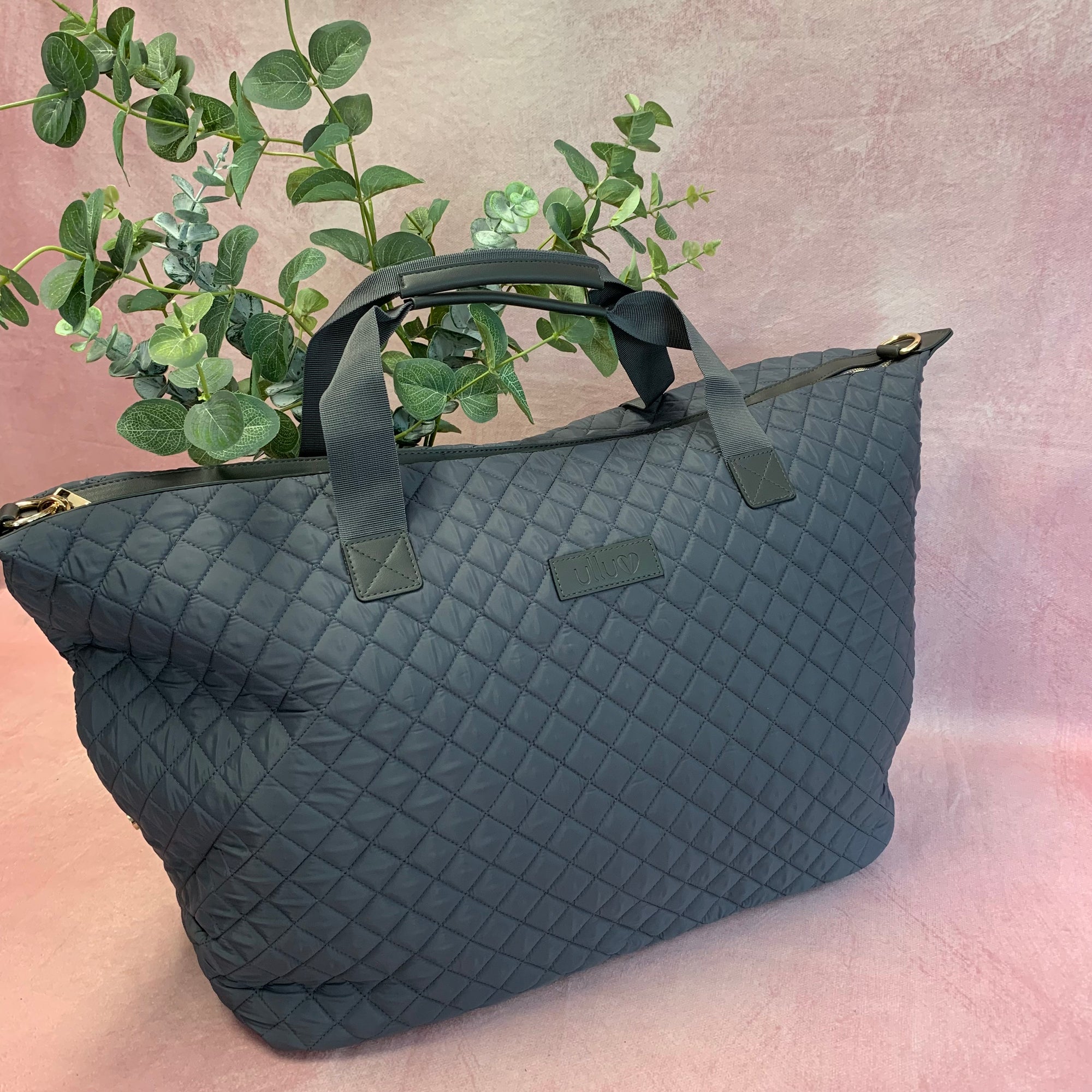 Signature Quilted Large Holdall - Dark Grey