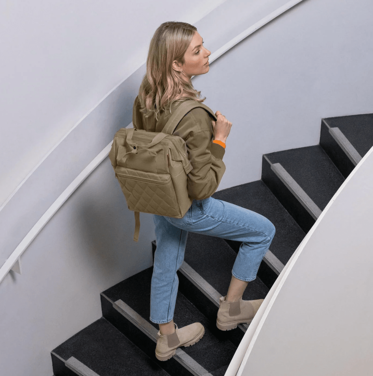 Classic Medium Backpack - Olive Quilted