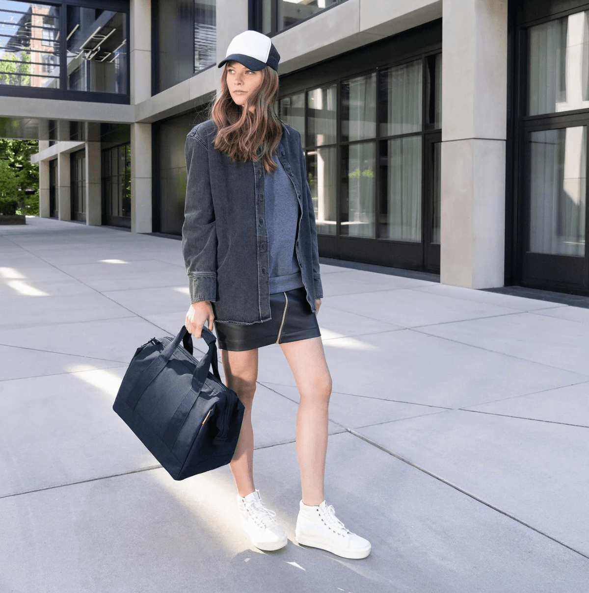 Classic Medium Holdall - Navy