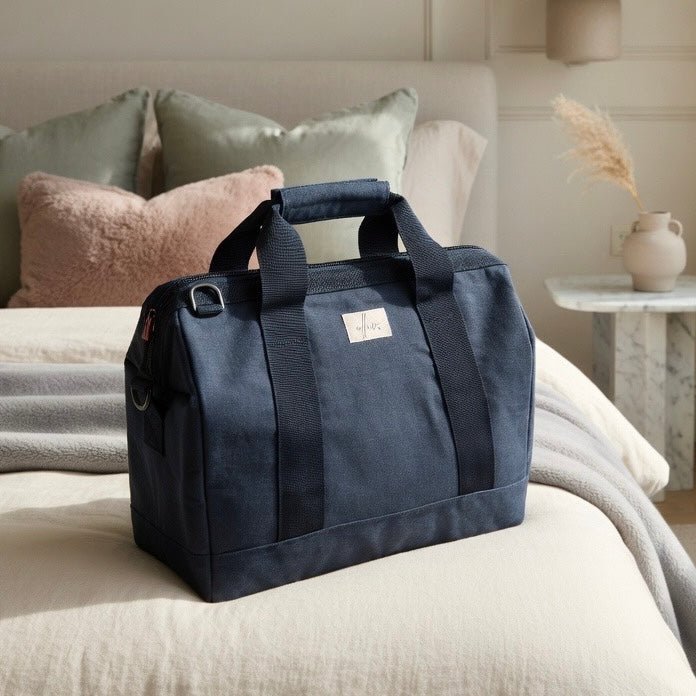 Classic Medium Holdall - Navy