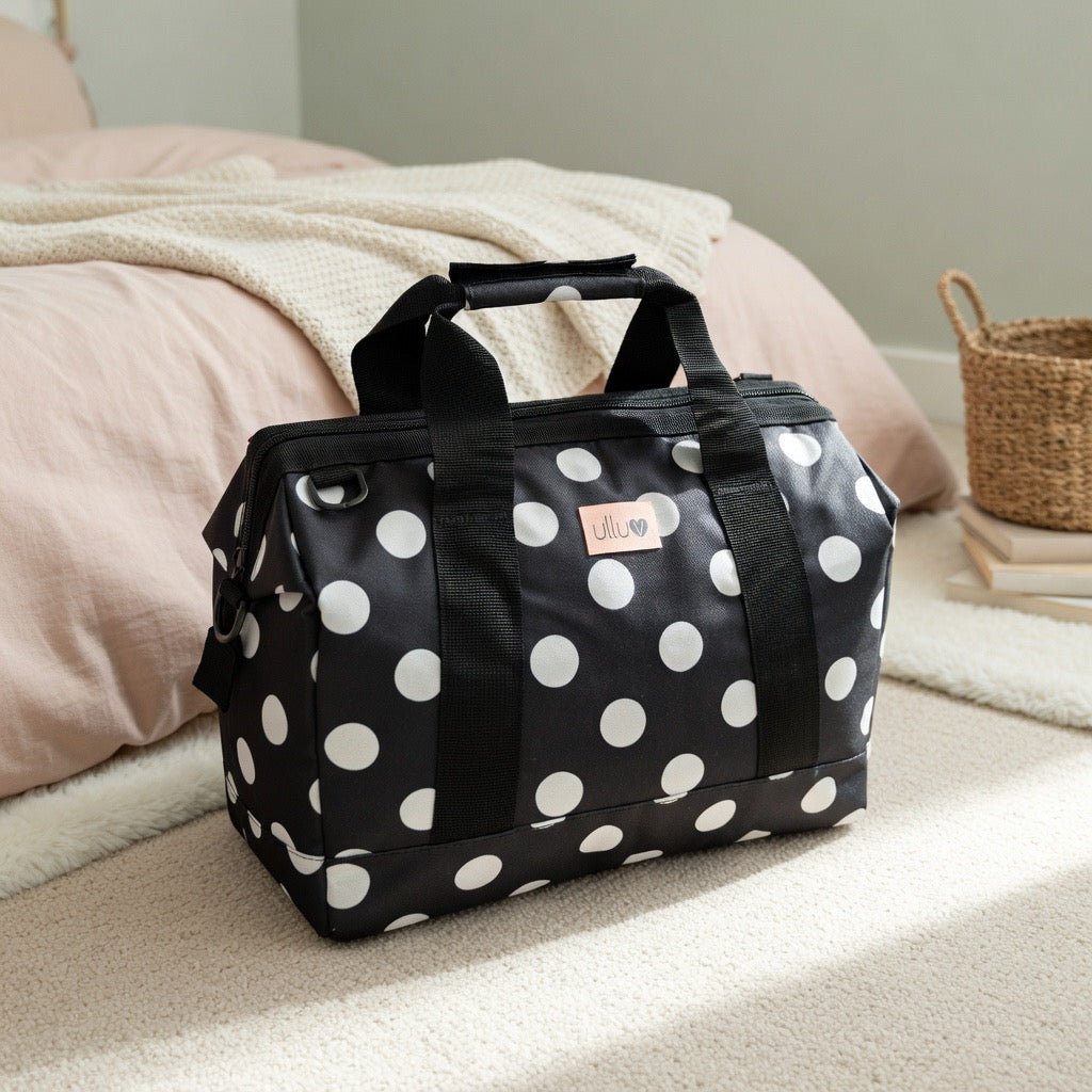 Classic Medium Holdall - Retro Dots