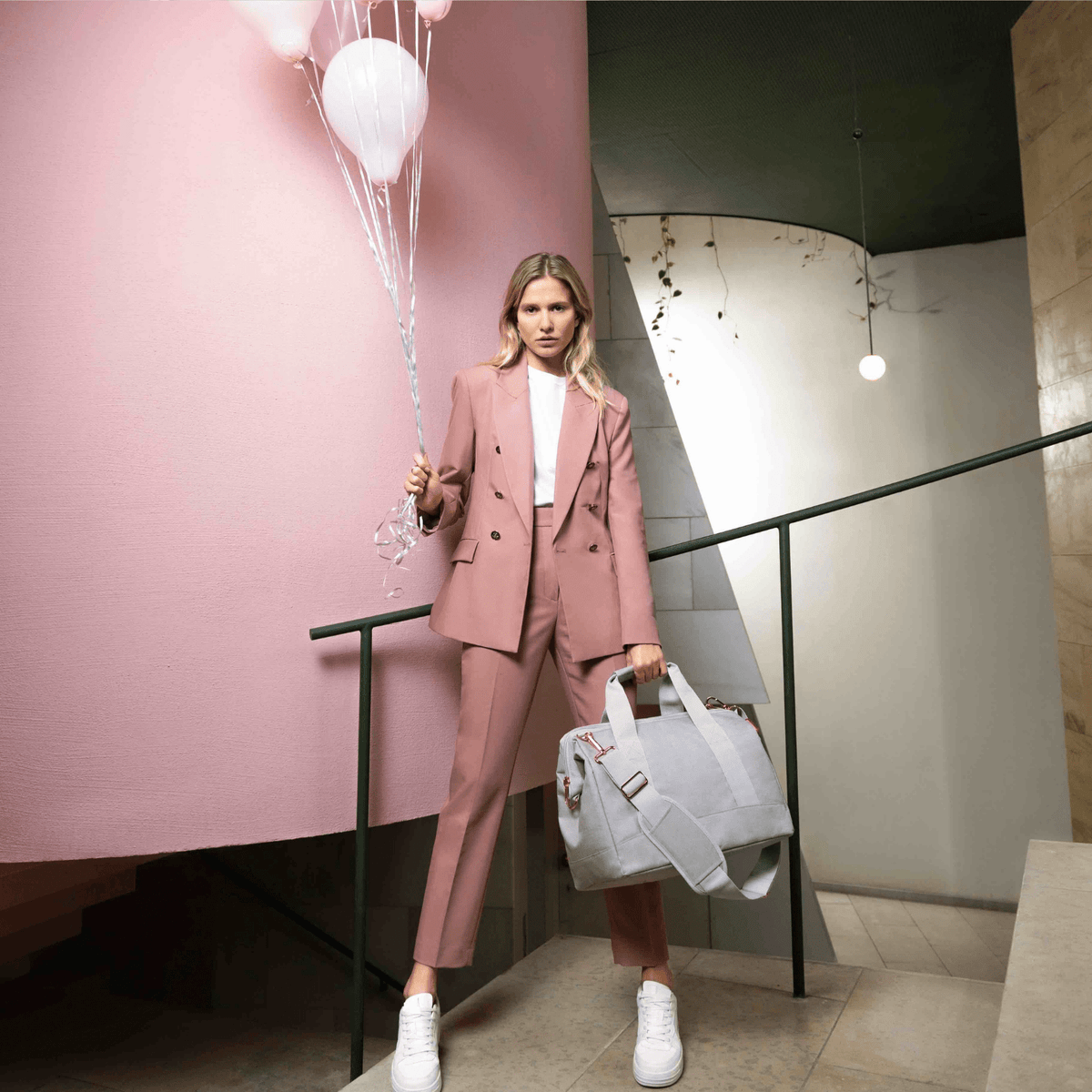 Classic Medium Holdall - Stone