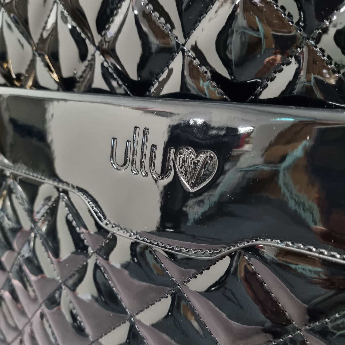 Signature Wheelie Case - Midnight Black (CASE ONLY)