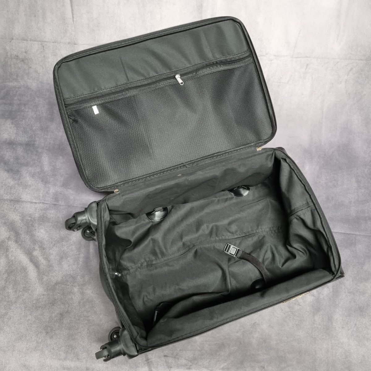 Signature Wheelie Case Set - Midnight Black ☘️